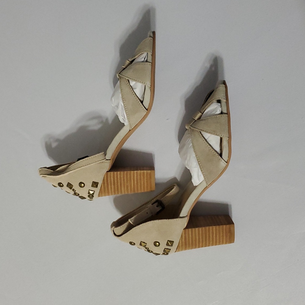 Joyfolie NWOT Beige Sueded Women's Chunky Studded Ankle Strap Heels Size 6